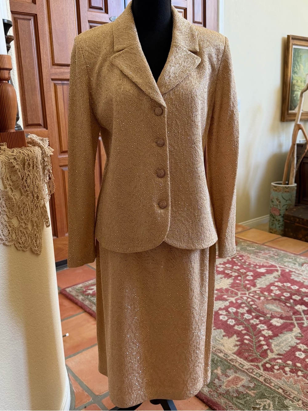 St John Evening NWOT Gold Shimmer Princess Line Jacket Skirt SUIT SZ 10